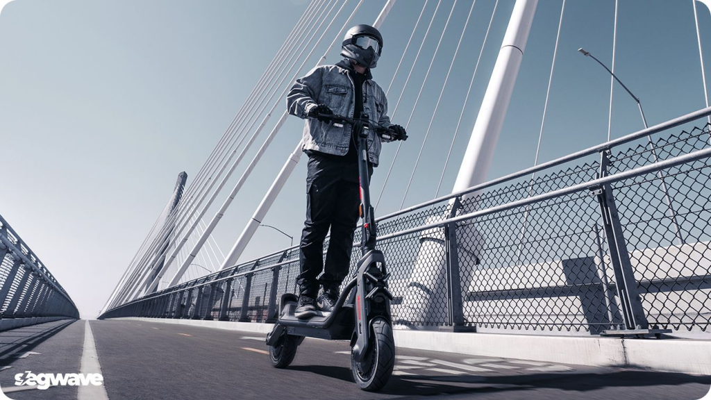 Электросамокат Segway SuperScooter GT3 Электросамокат Segway SuperScooter GT3
